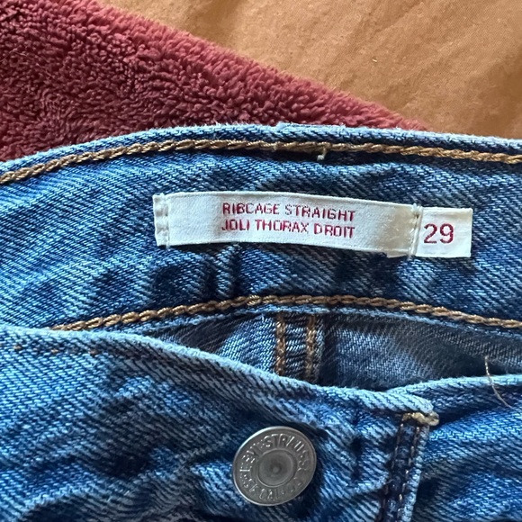 Ribcage Levi’s - Picture 2 of 4